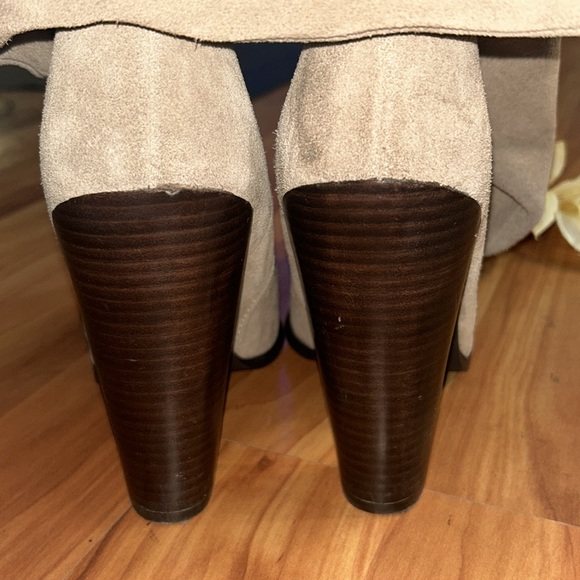 Colin Stuart Slouch Heeled Boots - Picture 7 of 14